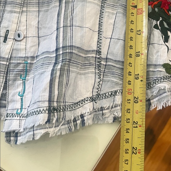 Embroidered button down🦋❤️ - Picture 12 of 13